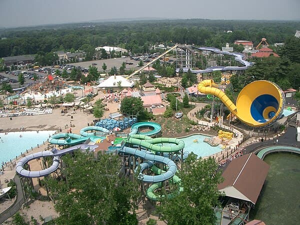 Hurricane Harbor Jackson